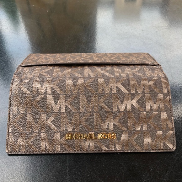 Michael Kors Jet Set Travel Carryall Wallet Brown - Picture 6 of 7